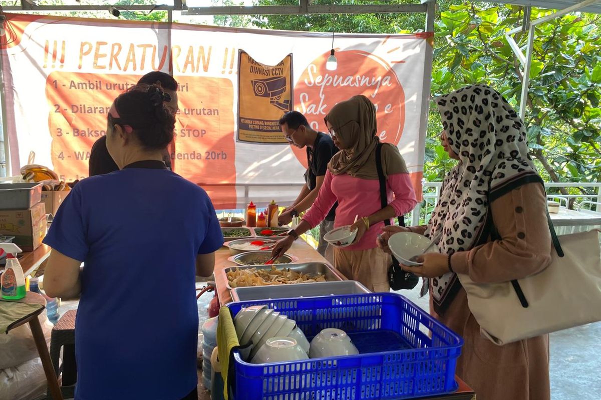 Pedagang Bakso di Semarang Viral karena Beri Makan Gratis untuk Pelajar Miskin – 10 Agustus 2025